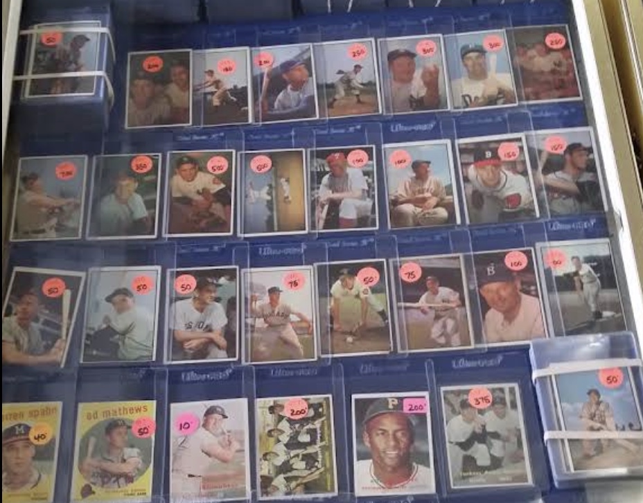 Baseball Cards & Memorabilia